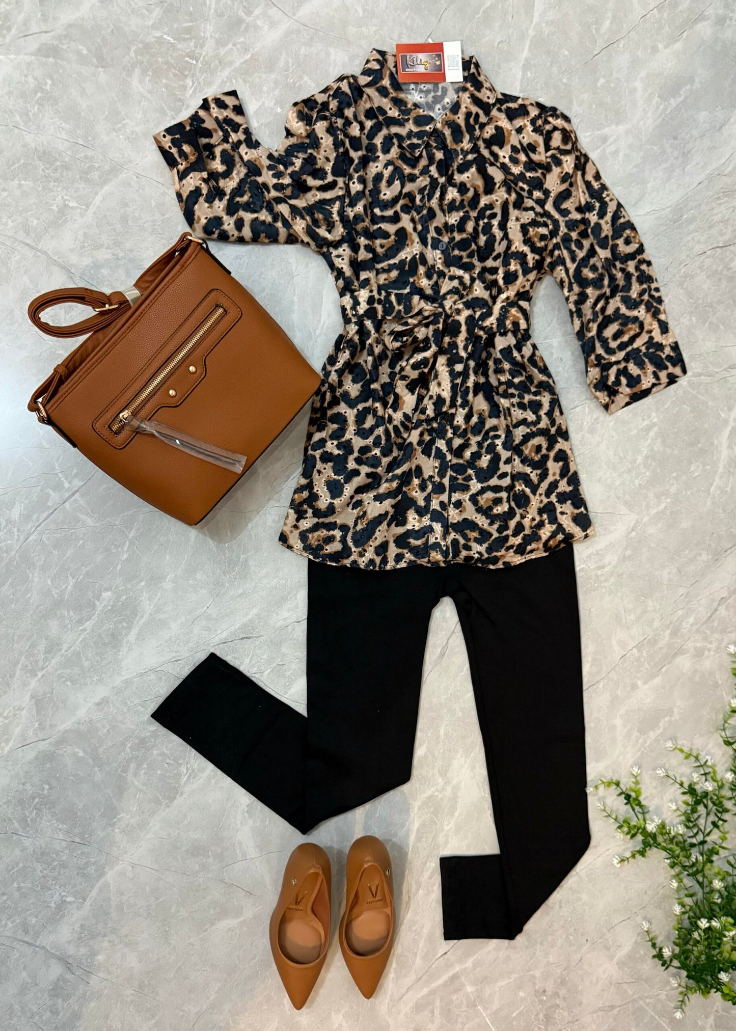 Blusa Animal Print con Cinturón image 5