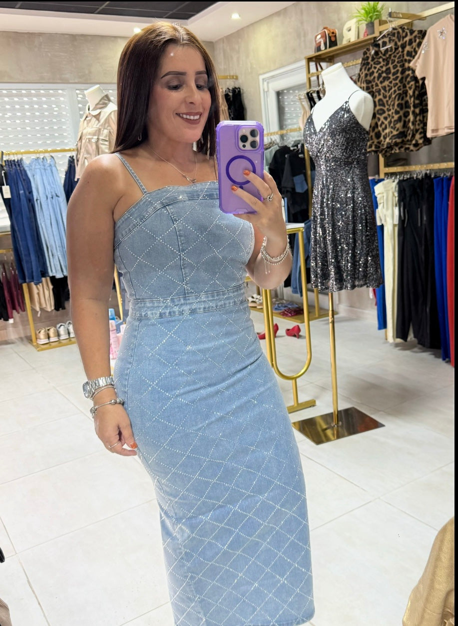 Vestido de Mahón con Pedrería - Elegancia y Brillo image 2