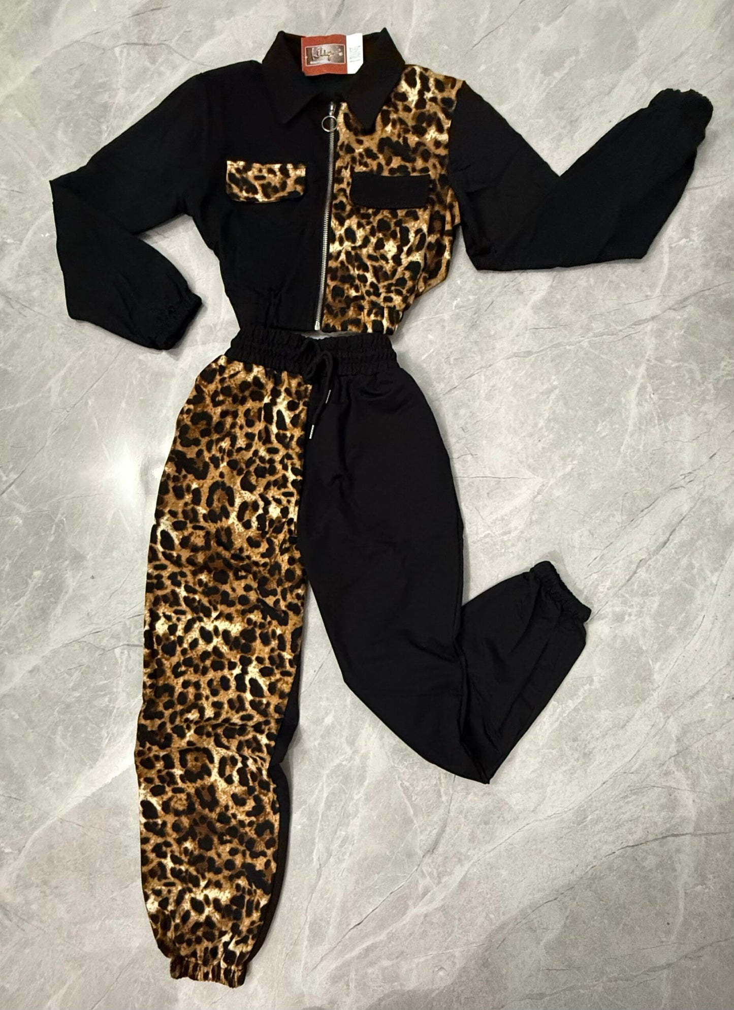 Conjunto de Animal Print y Negro
