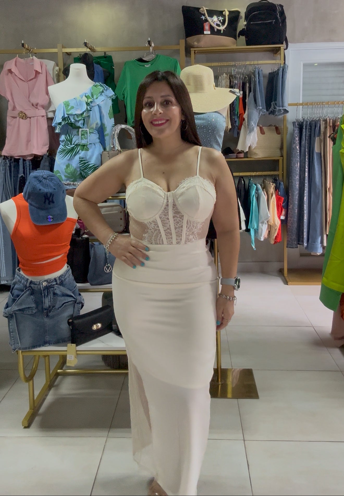 Vestido Encaje Elegancia – Color Crema