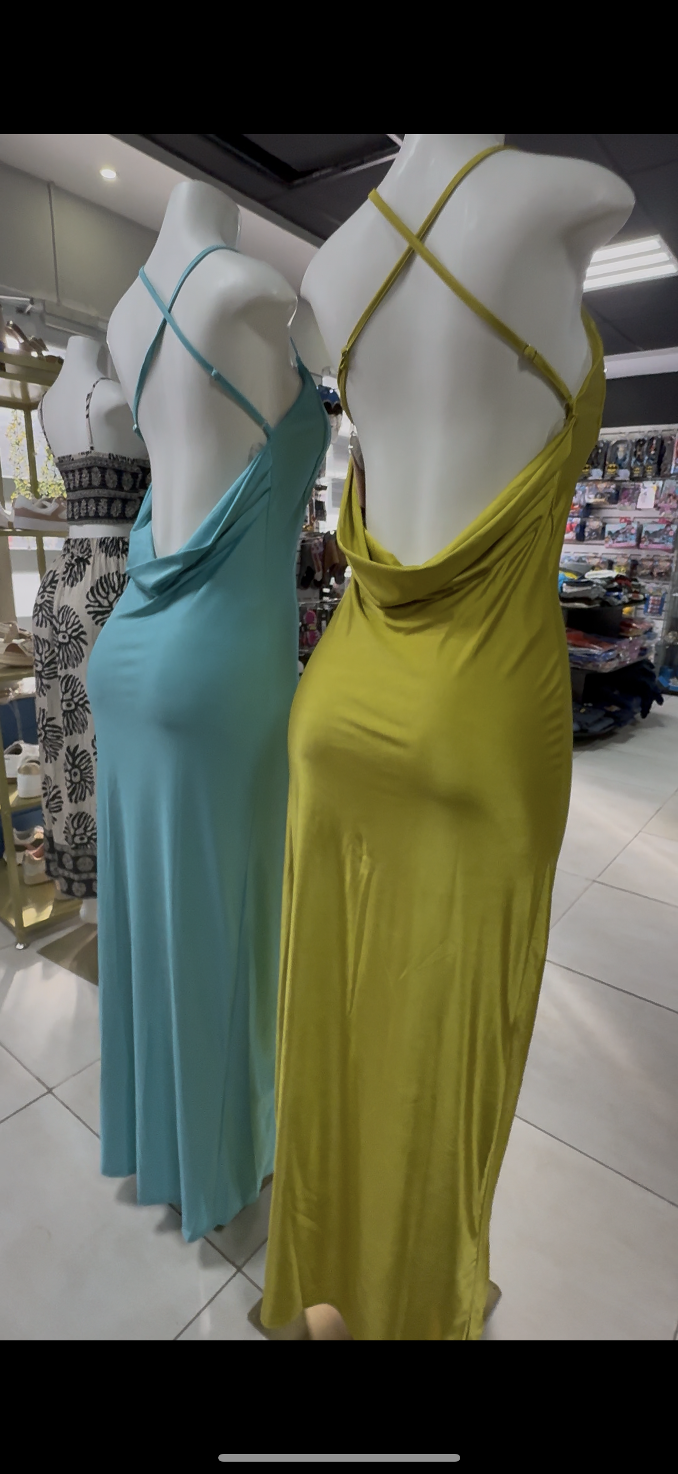Vestido Largo Satinado Amarillo Radiante y Turquesa –Elegancia que Enamora