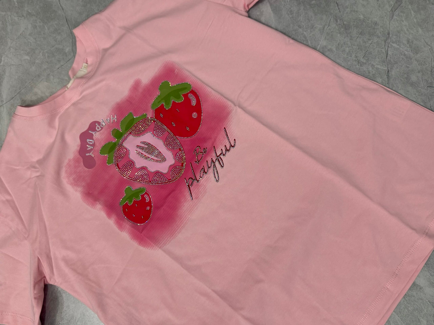 Camisa Plus Rosada de Algodón con Estampado de Fresas image 1