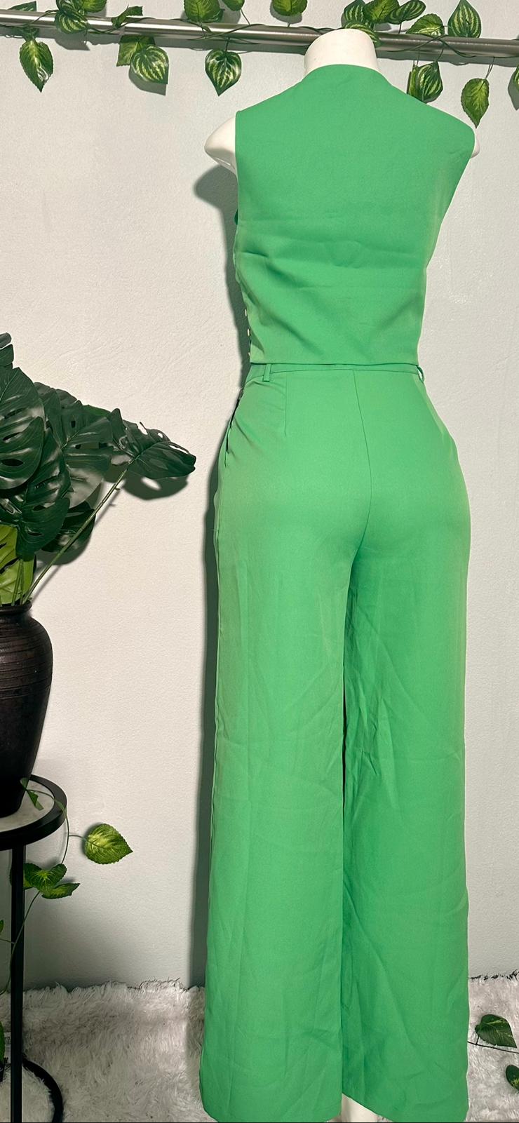 Conjunto Elegante Verde de Dos Piezas image 2