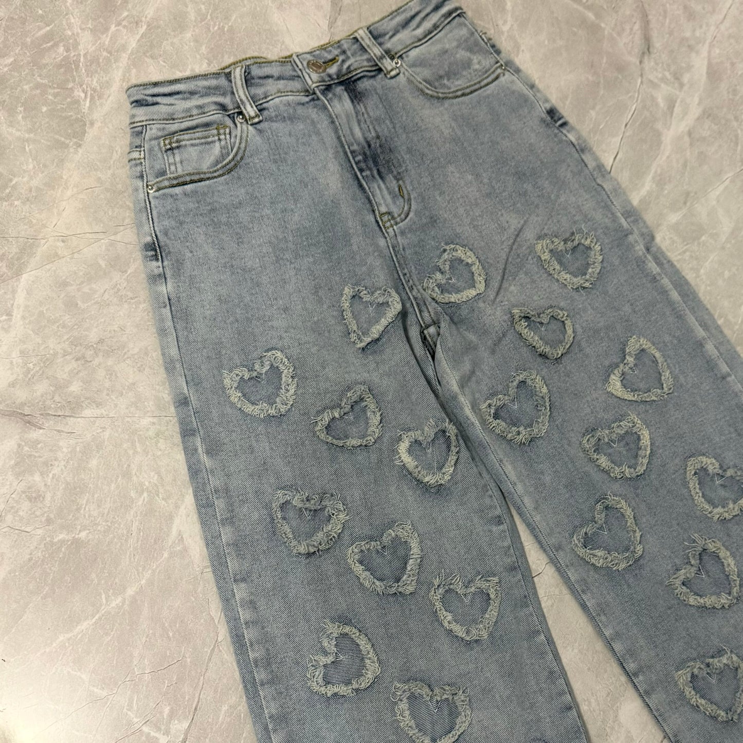 Pantalón de Mahón con Diseño de Corazones image 2