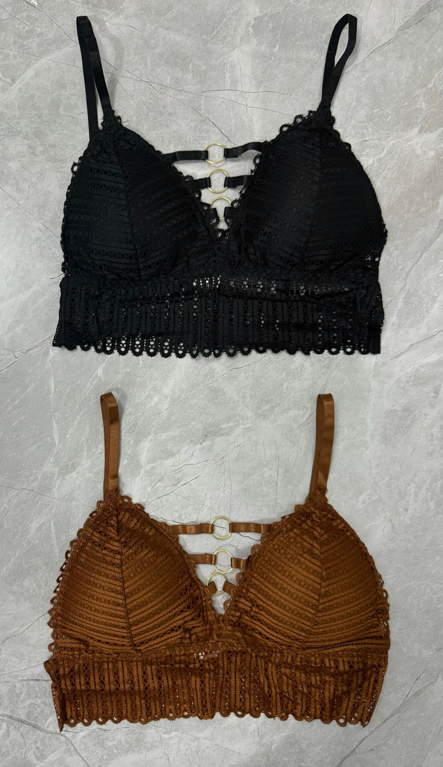Bralette de Encaje con Detalles Elegantes
image 0