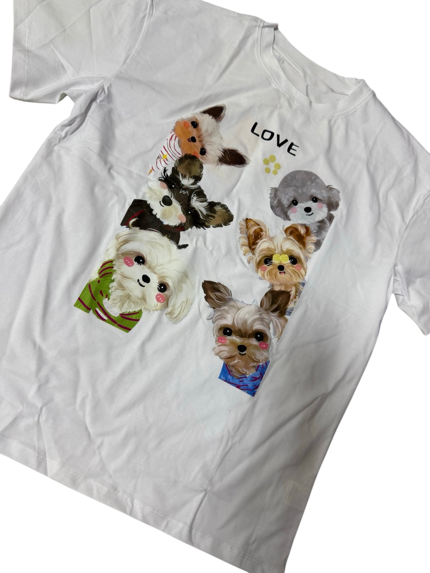 Camiseta Blanca Plus Size con Diseño de Perritos “LOVE” image 1