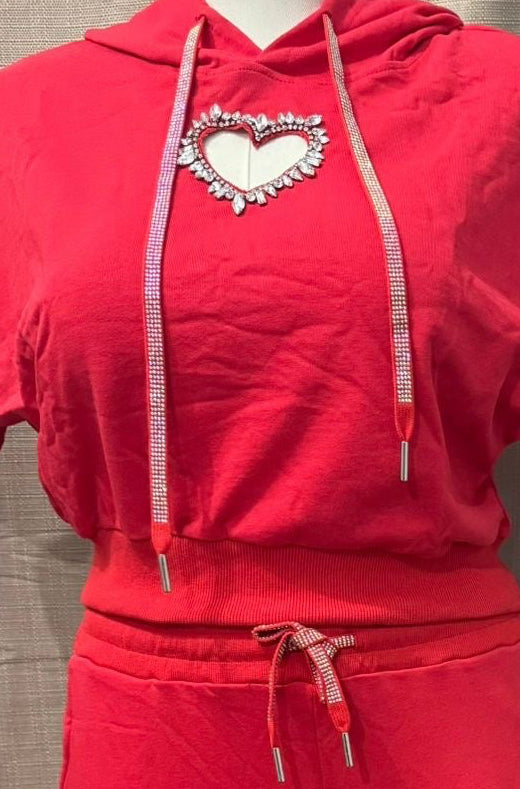 Conjunto Rojo Plus Size con Detalles de Corazón y Piedras Brillantes image 3