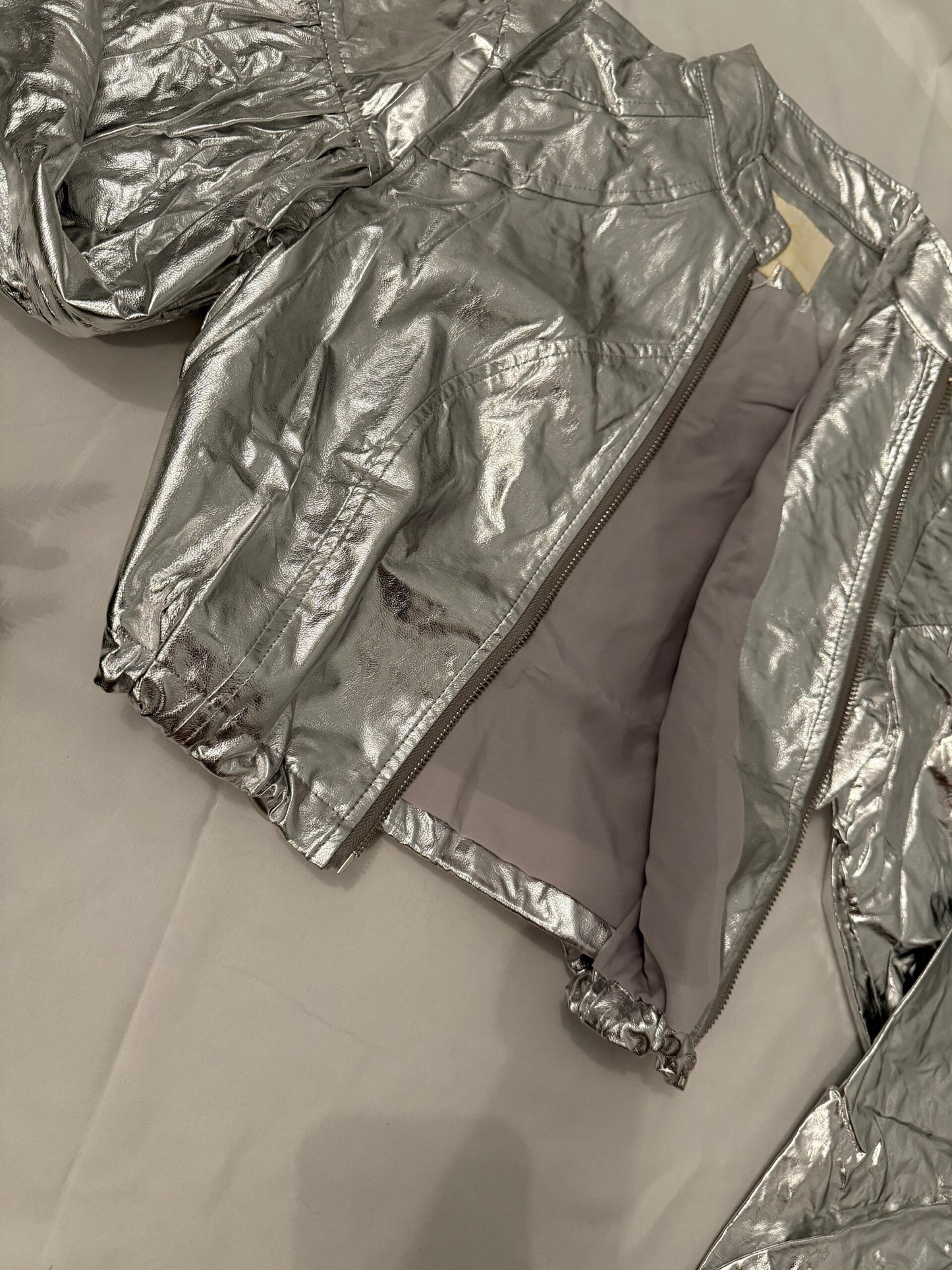 Chaqueta Plateada Metálica con Cierre zíper image 2