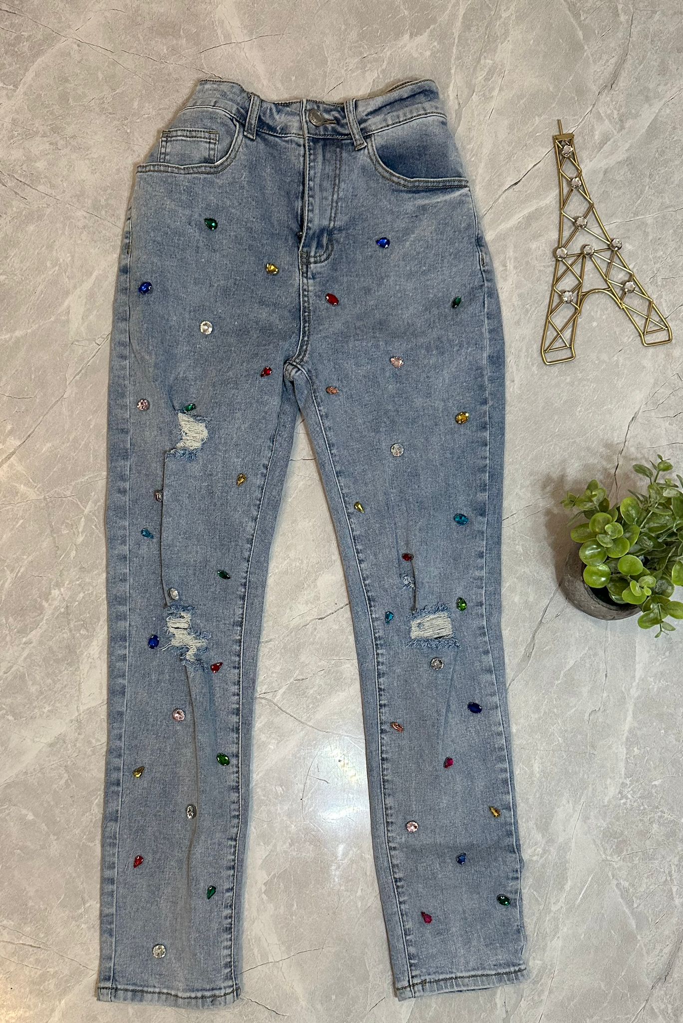Jeans Clásicos con Toque de Brillo y Estilo Moderno image 1