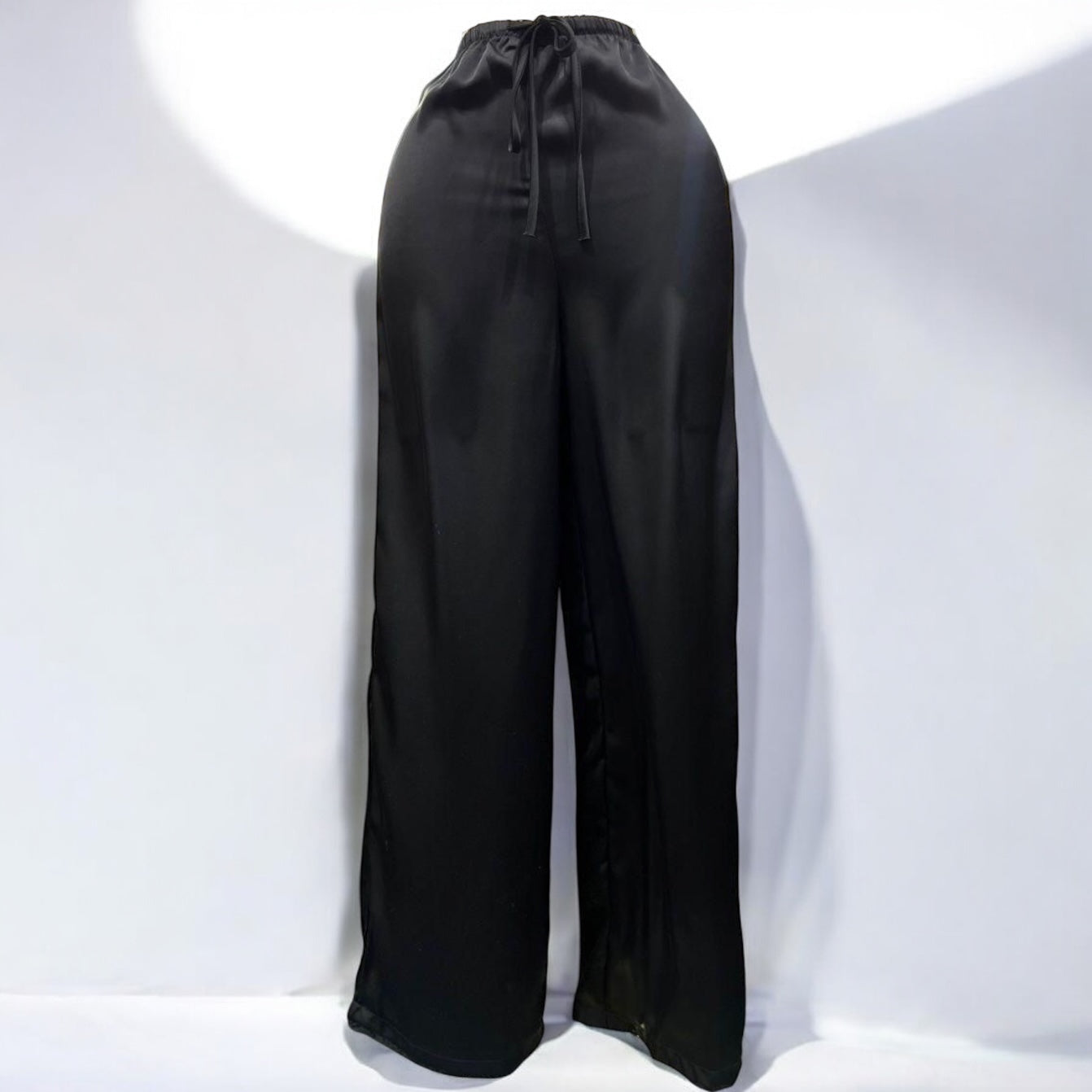 Pantalón Satín Negro con Encaje