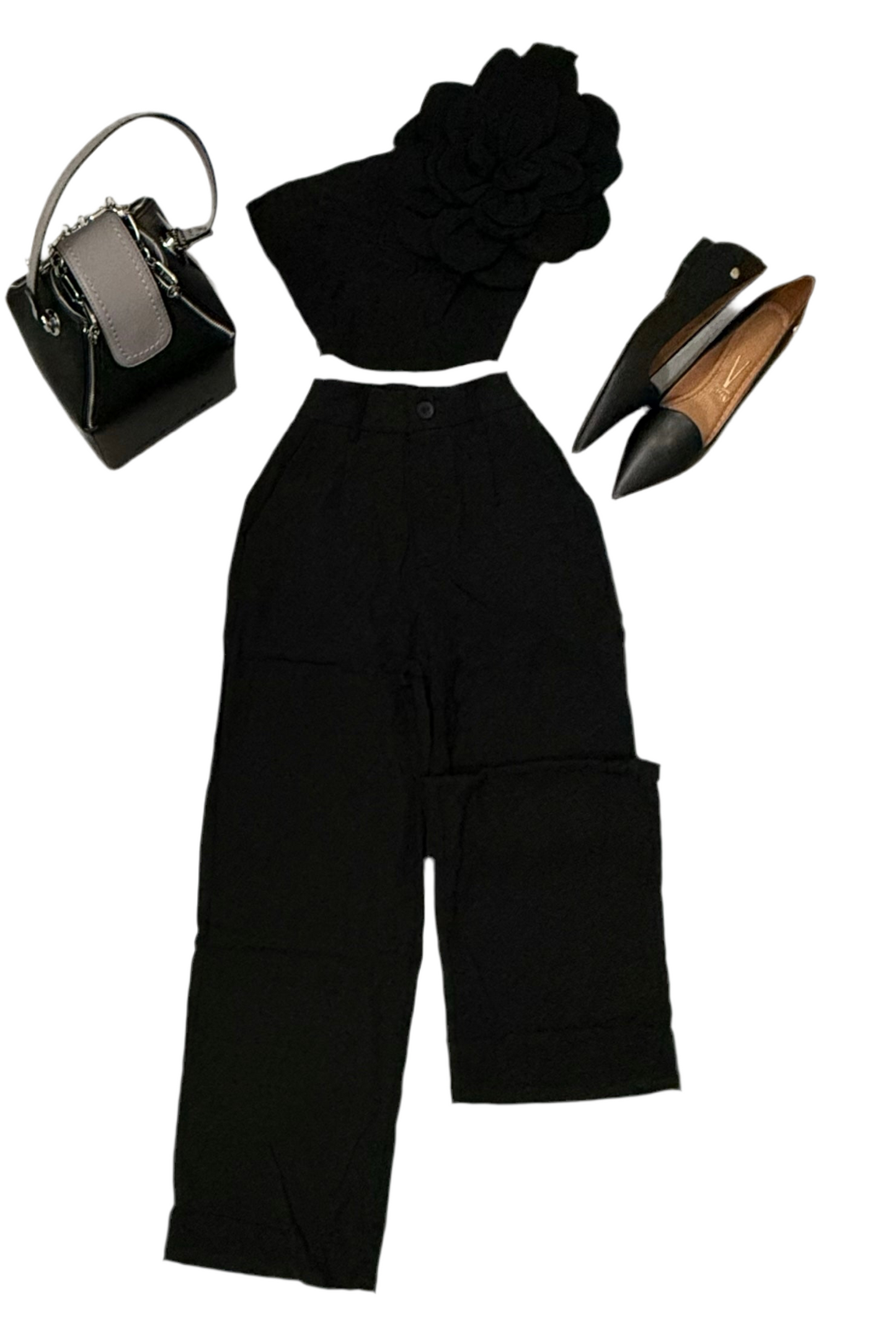 Elegante Conjunto Negro con Detalle Floral