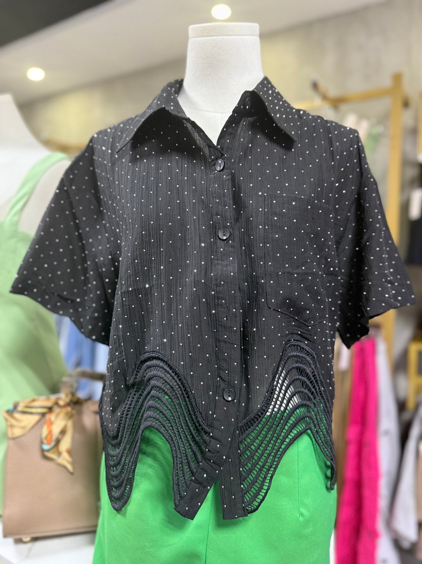 Blusa de Manga Corta con Bordado de Encaje