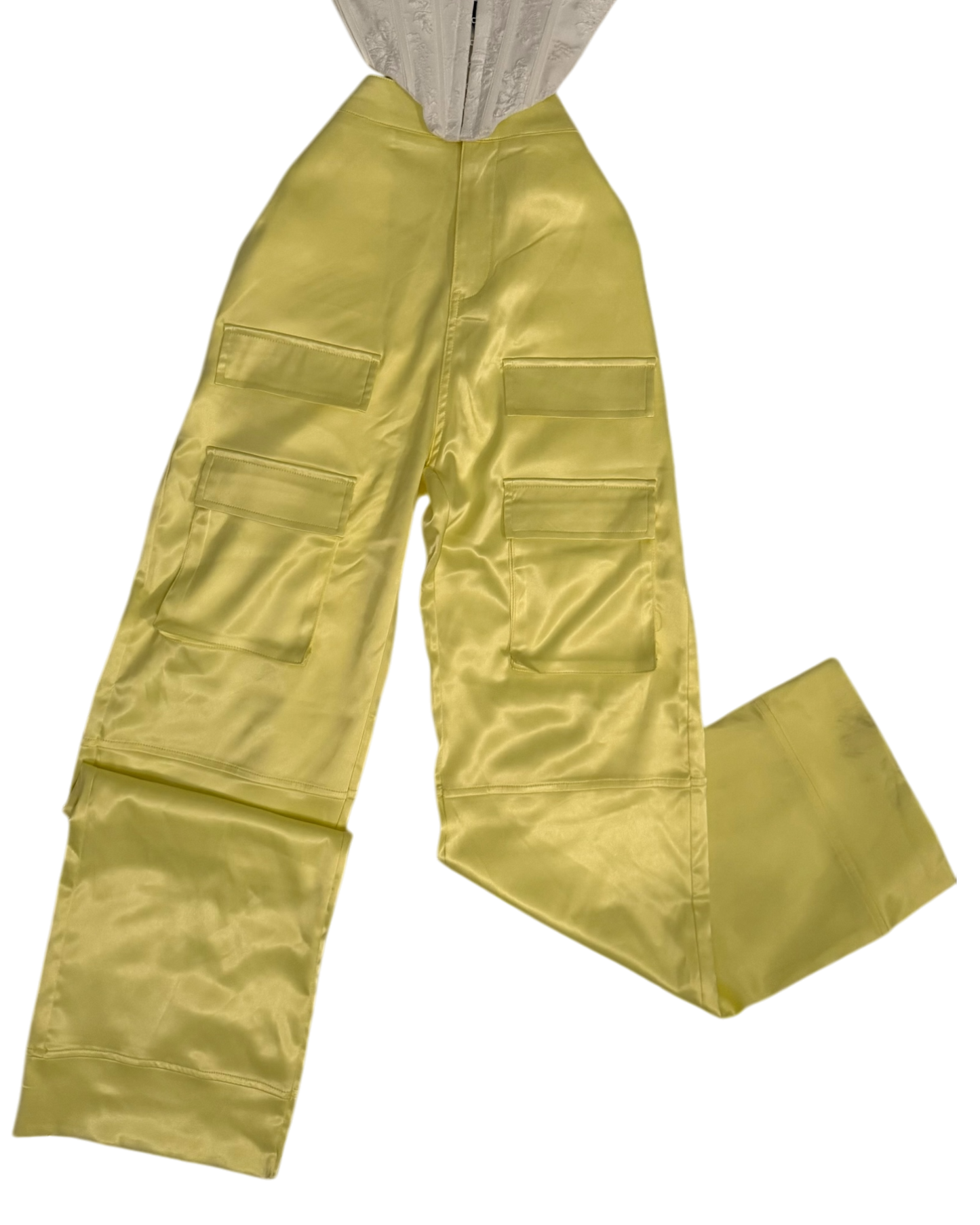 Pantalón Satín Amarillo con Bolsillos Cargo