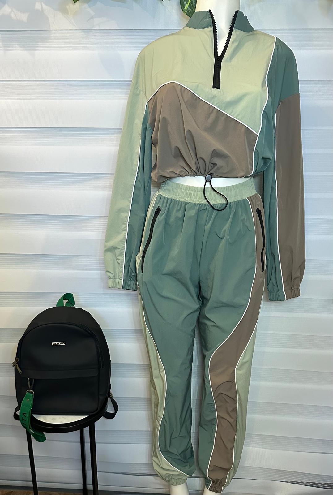 Conjunto Deportivo en Tonos Tierra