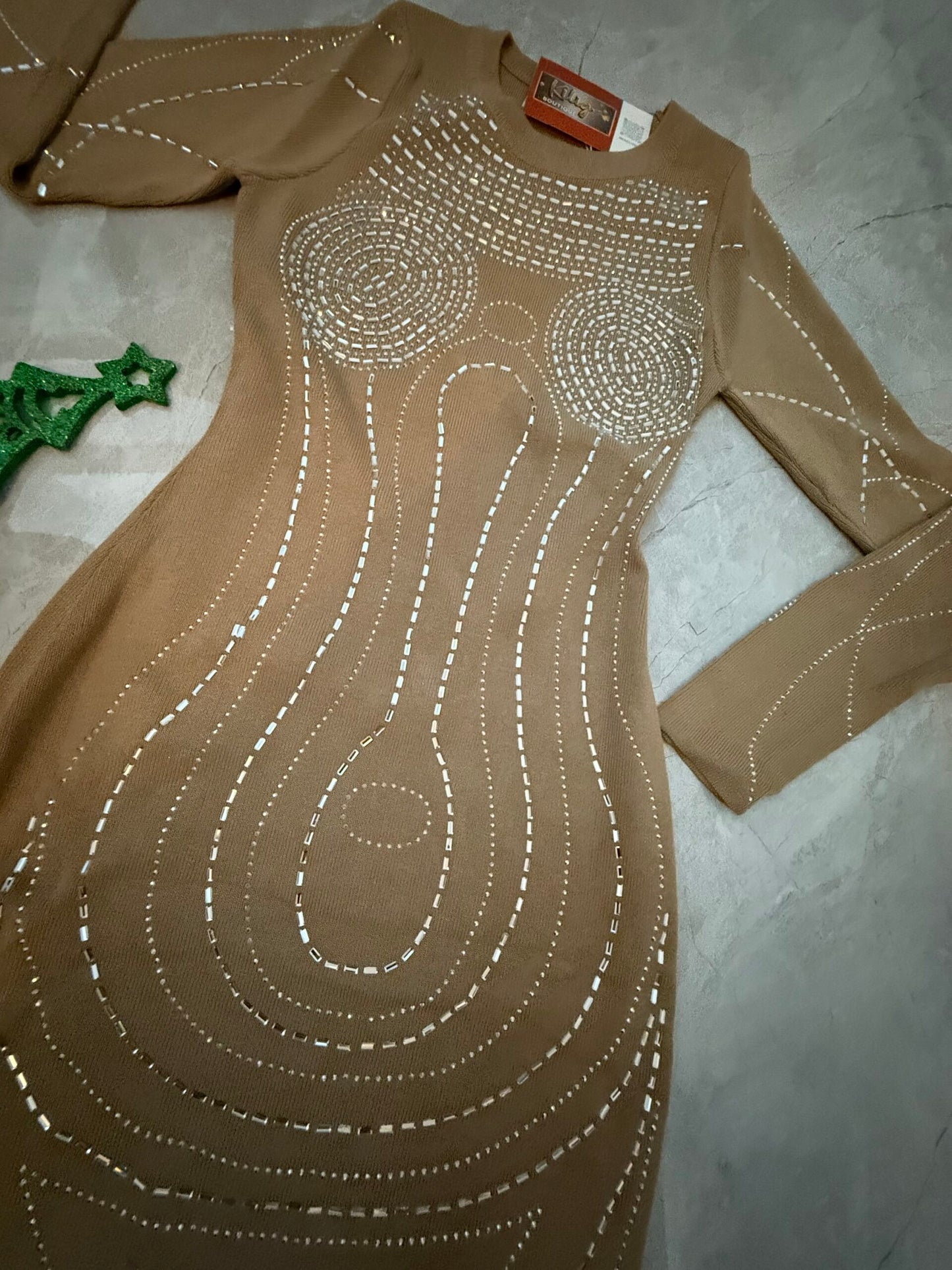 Vestido Crema con Detalles Brillantes image 1