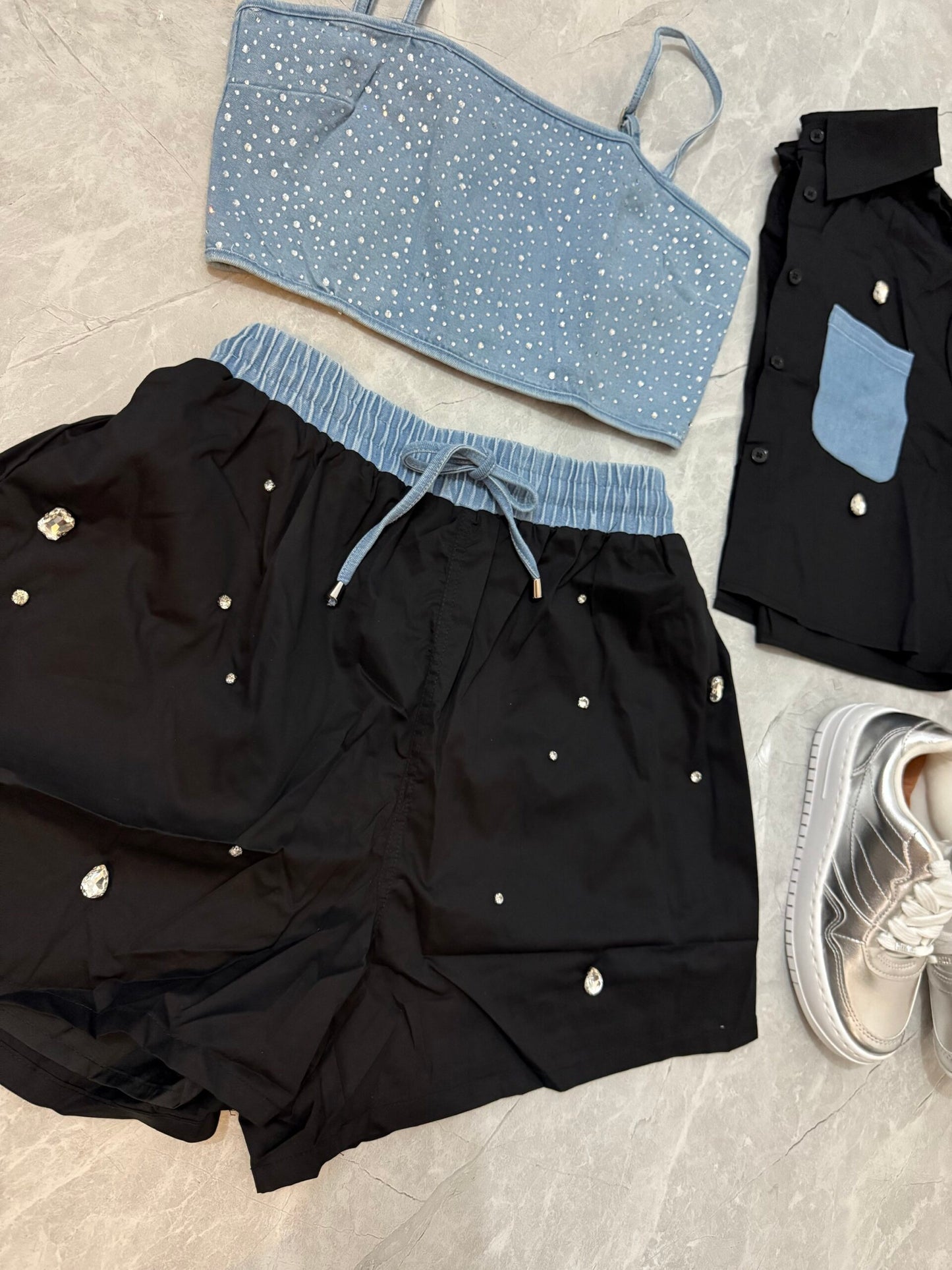 Conjunto Casual Plus Size con Detalles en Denim y Brillos image 1