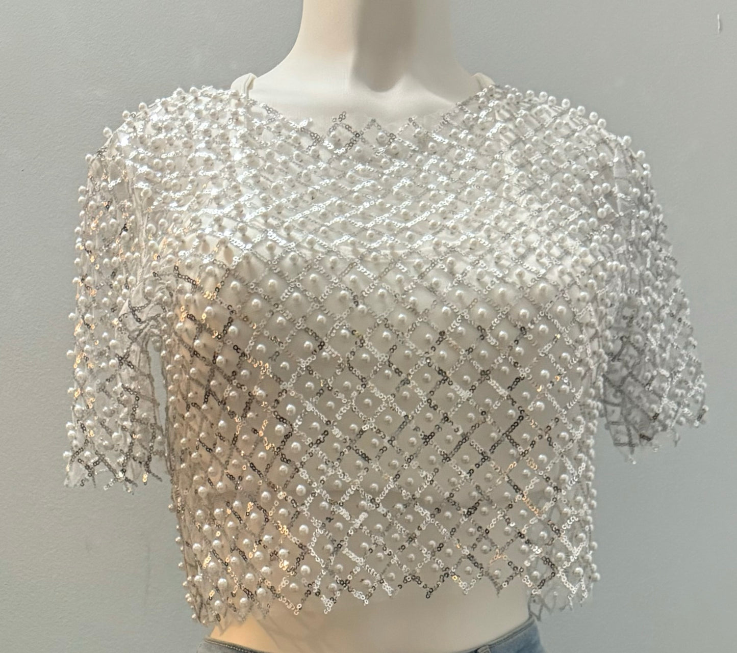 Top de Malla con Detalles de Brillo y Perlas image 2