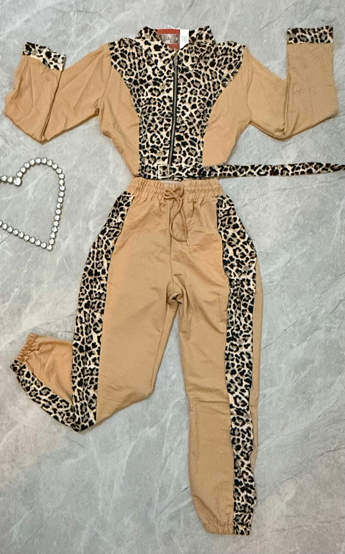 Conjunto Animal Print con Toque de Elegancia image 2