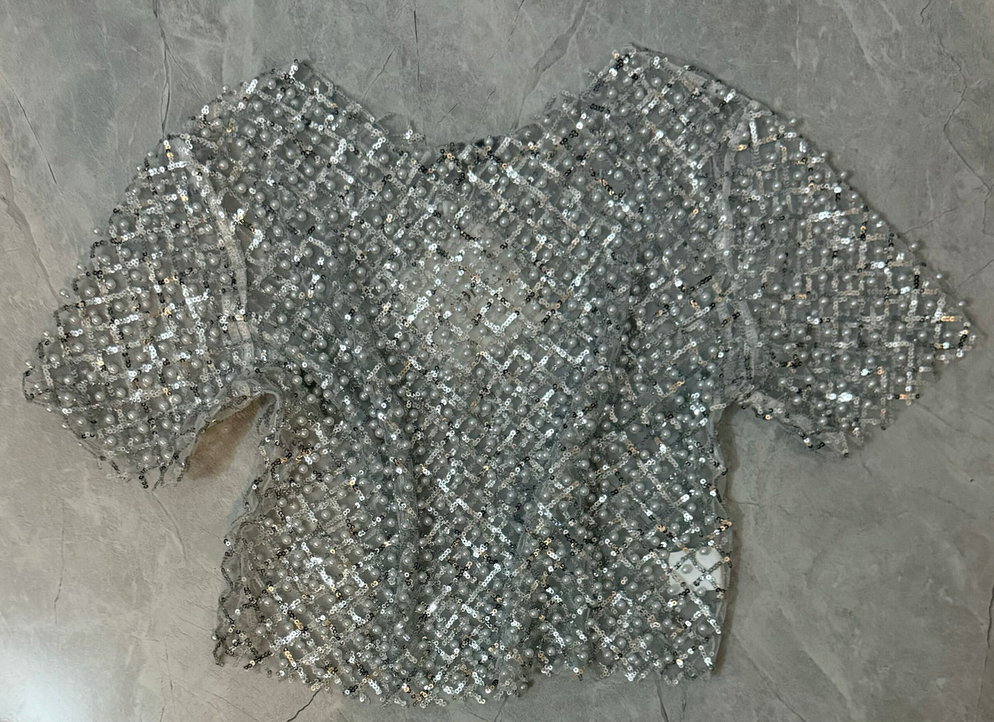 Top de Malla con Detalles de Brillo y Perlas image 4