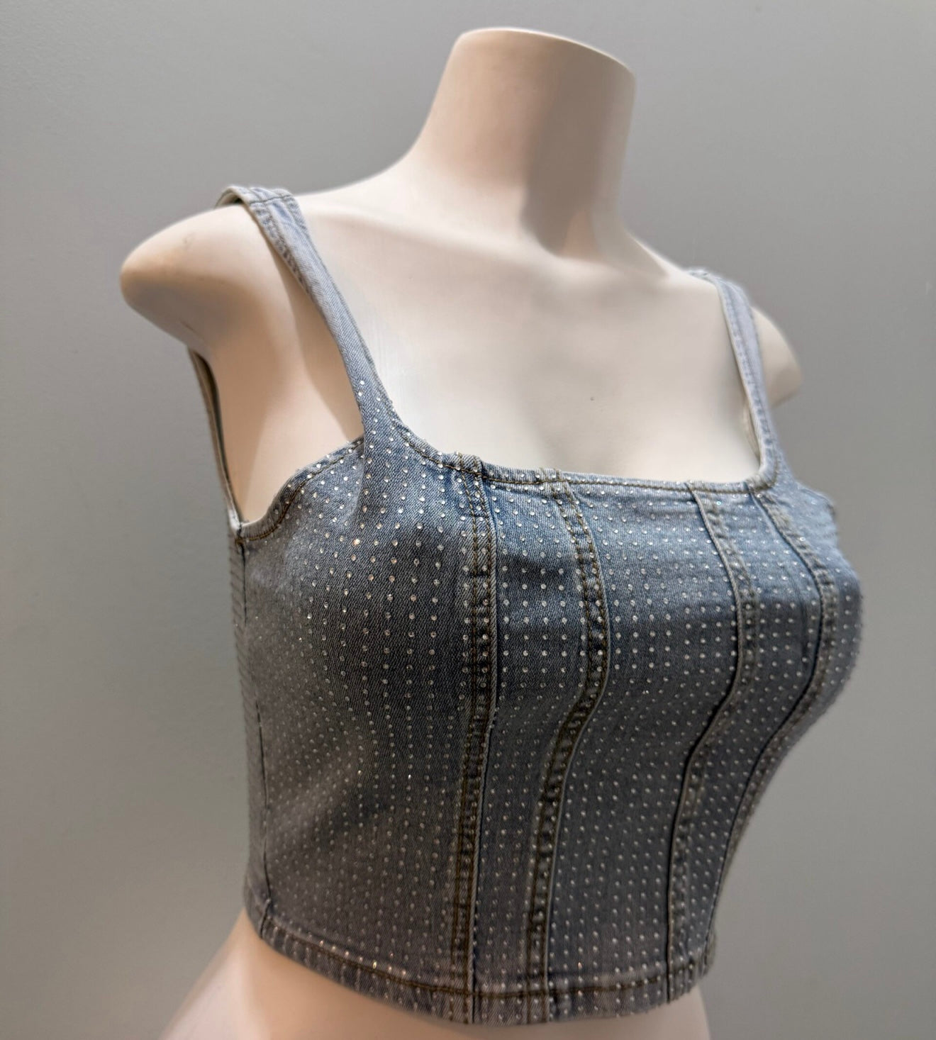 Top de Mahón con Detalles en Brillo image 1