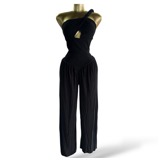 Conjunto Negro Elegante Asimétrico Con Detalle Trenzado