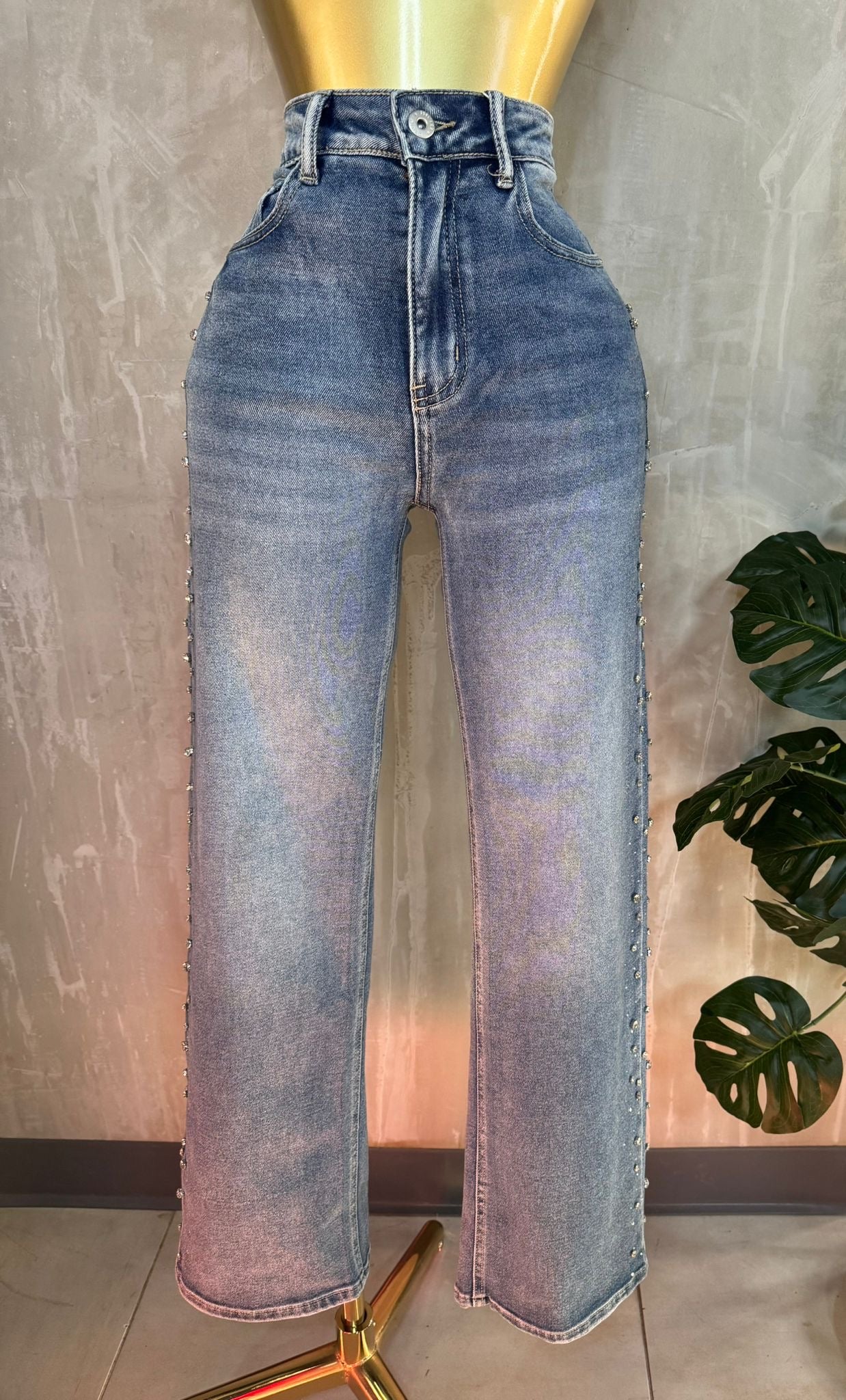 Mahón Wide Leg de Tiro Alto con Detalle de Pedrería