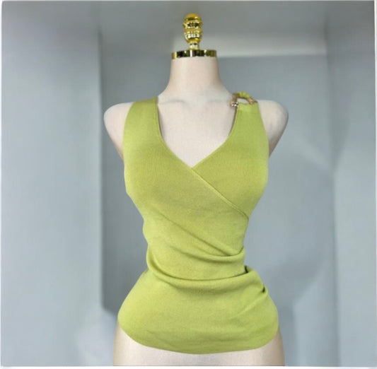 Top Cruzado Verde Lima con Detalle Oro