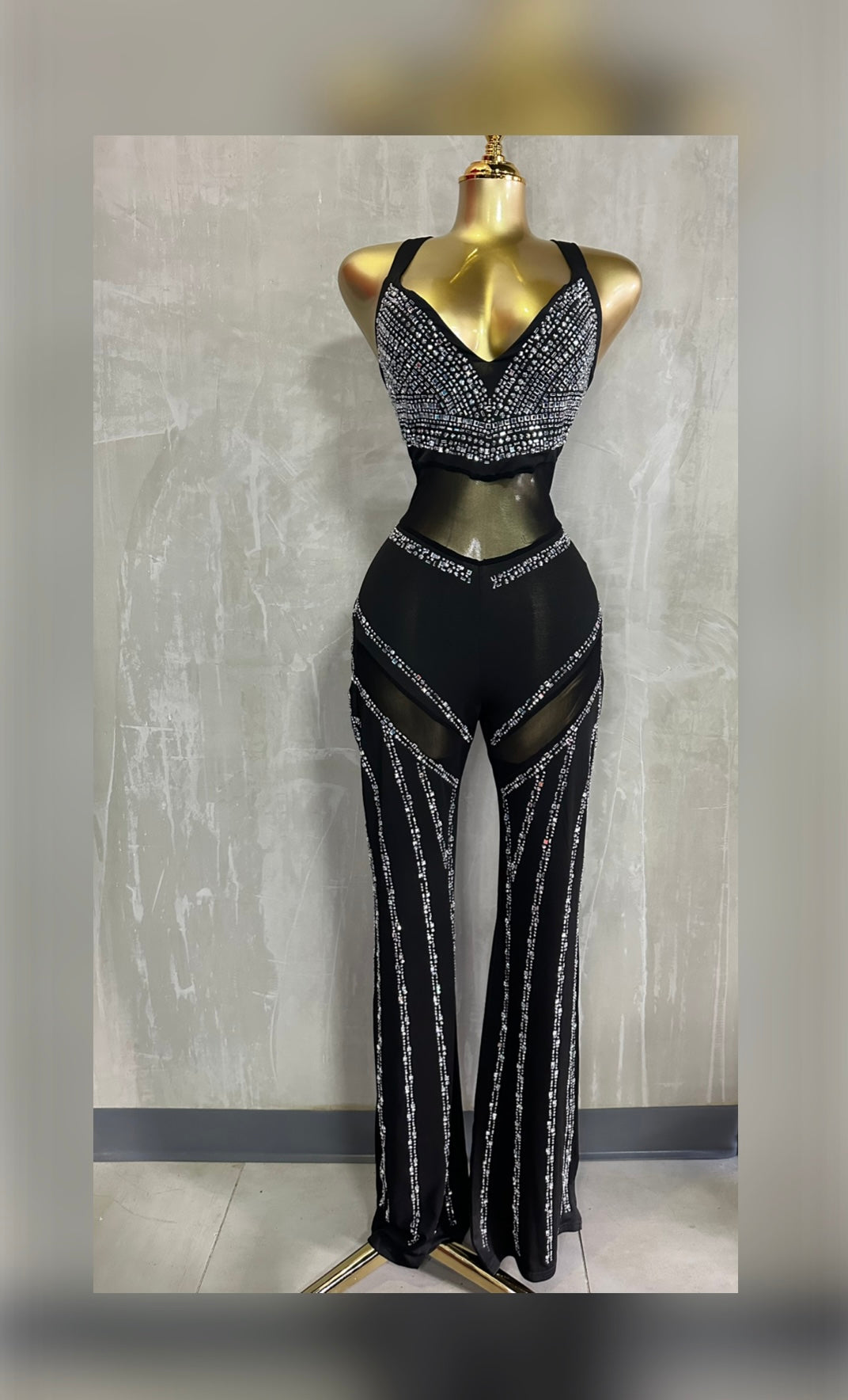 Jumpsuit Glamour Negro con Detalles de Brillos