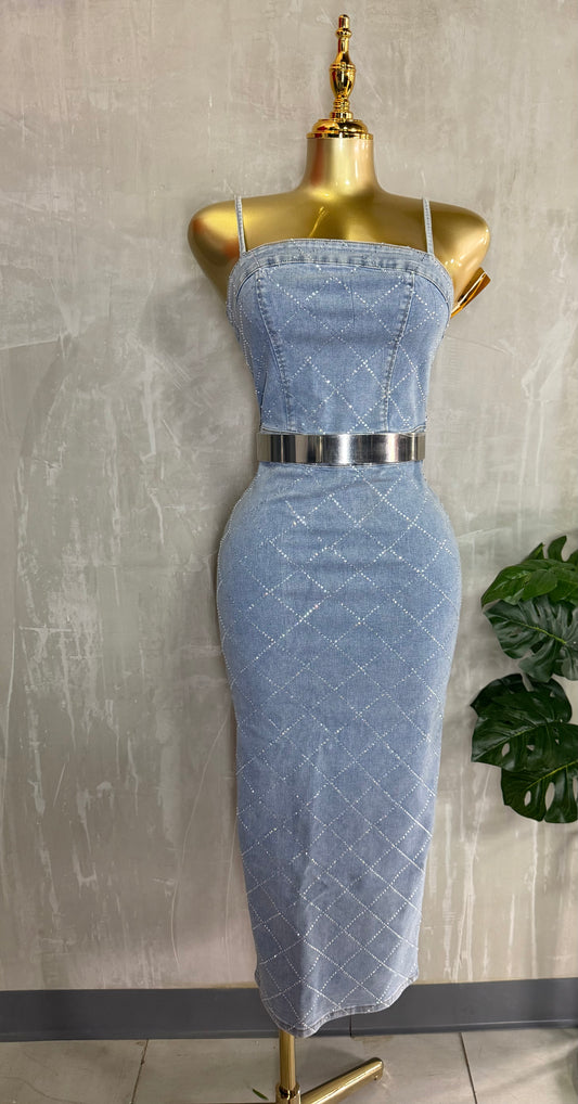 Vestido de Mahón con Pedrería  - Elegancia y Brillo