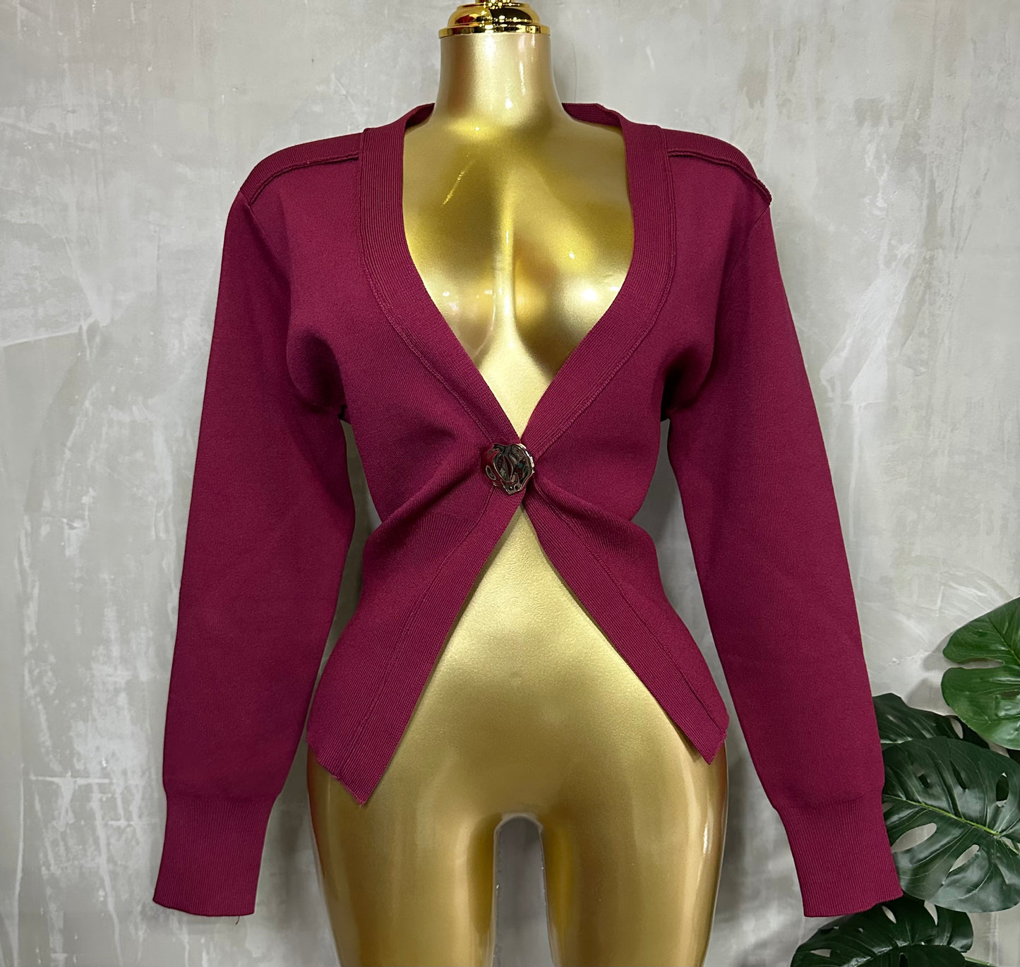 Cardigan Elegante Cruzado Burgundy con Botón Oro