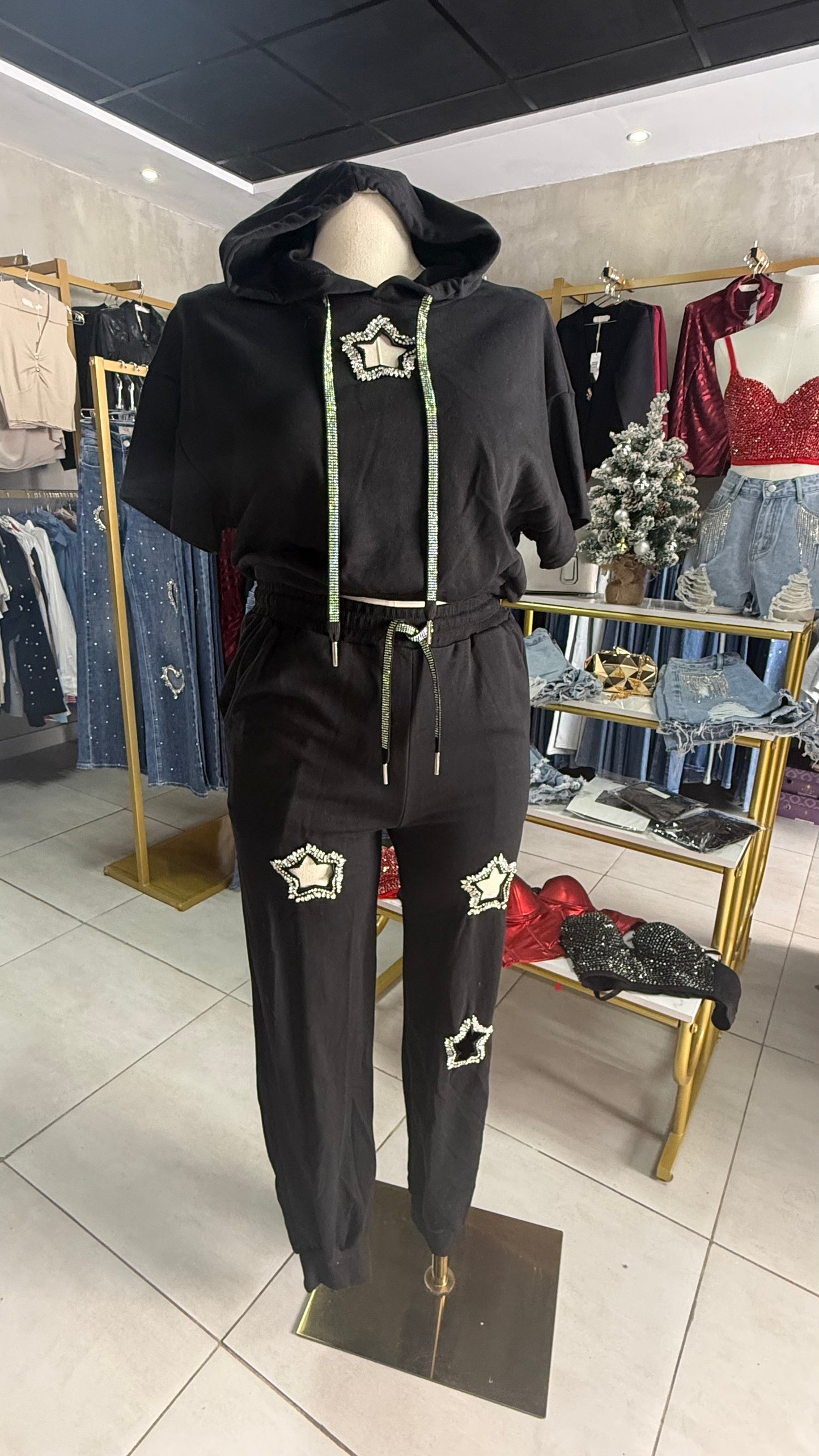 Conjunto Negro Plus Size con Detalles de Estrella y Piedras Brillantes