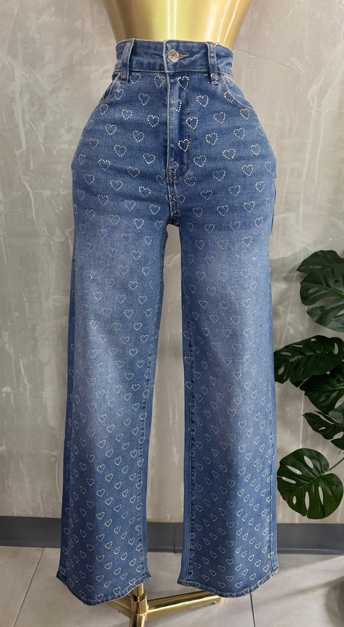 Mahón Denim Azul con Corazones de Cristales Brillantes