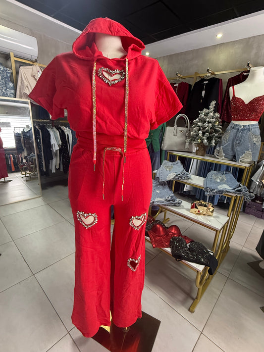 Conjunto Rojo Plus Size con Detalles de Corazón y Piedras Brillantes