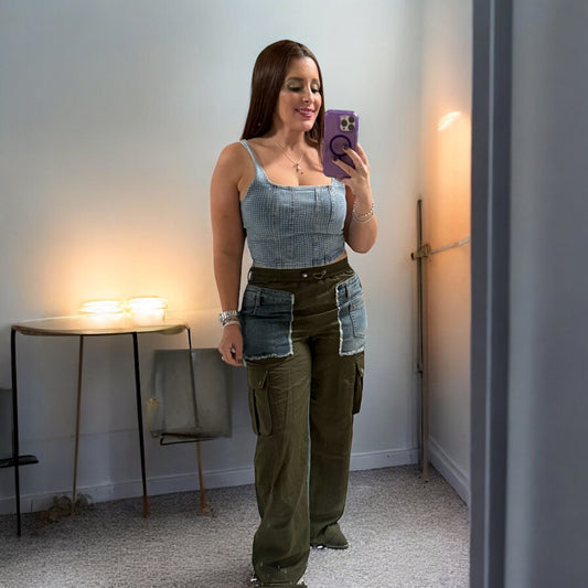Pantalón Cargo con Bolsillos de Denim y Cordón Ajustable