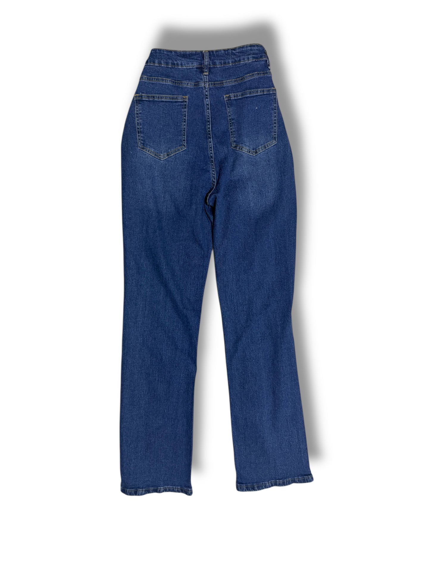 Mahón con Aberturas y Detalles Brillantes – Glamour y Estilo en Cada Paso